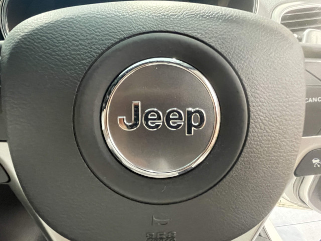 ジープ グランドチェロキー リミテッド 4WDの中古車