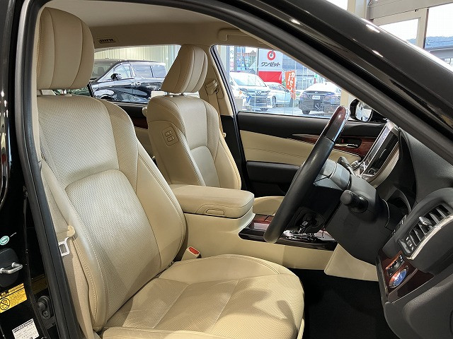 トヨタ クラウンマジェスタ 3.5 Fバージョンの中古車
