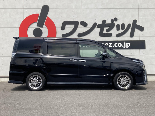 トヨタ ヴォクシー 1.8 ハイブリッド ZS 煌Ⅲの中古車