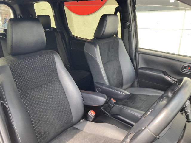 トヨタ ヴォクシー 1.8 ハイブリッド ZS 煌Ⅲの中古車