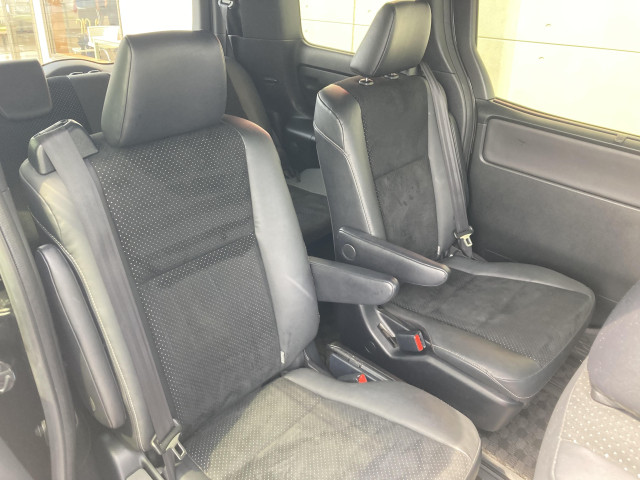 トヨタ ヴォクシー 1.8 ハイブリッド ZS 煌Ⅲの中古車