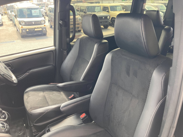 トヨタ ヴォクシー 1.8 ハイブリッド ZS 煌Ⅲの中古車