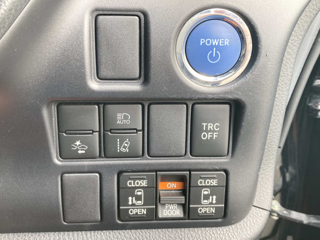 トヨタ ヴォクシー 1.8 ハイブリッド ZS 煌Ⅲの中古車