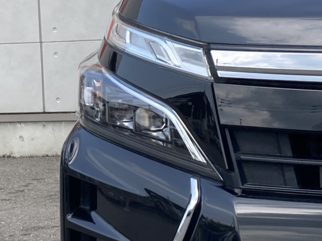 トヨタ ヴォクシー 1.8 ハイブリッド ZS 煌Ⅲの中古車
