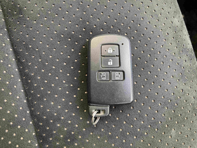 トヨタ ヴォクシー 1.8 ハイブリッド ZS 煌Ⅲの中古車