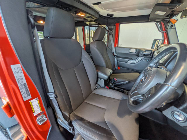 ジープ ラングラー アンリミテッド サンセット オレンジ 4WDの中古車