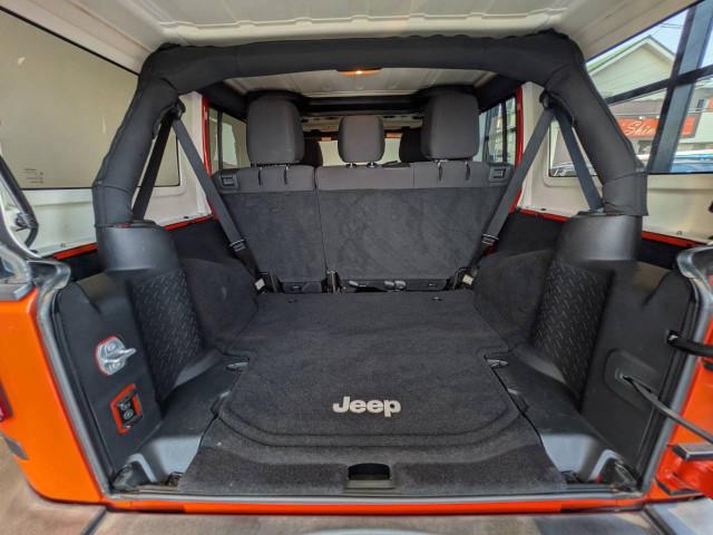 ジープ ラングラー アンリミテッド サンセット オレンジ 4WDの中古車