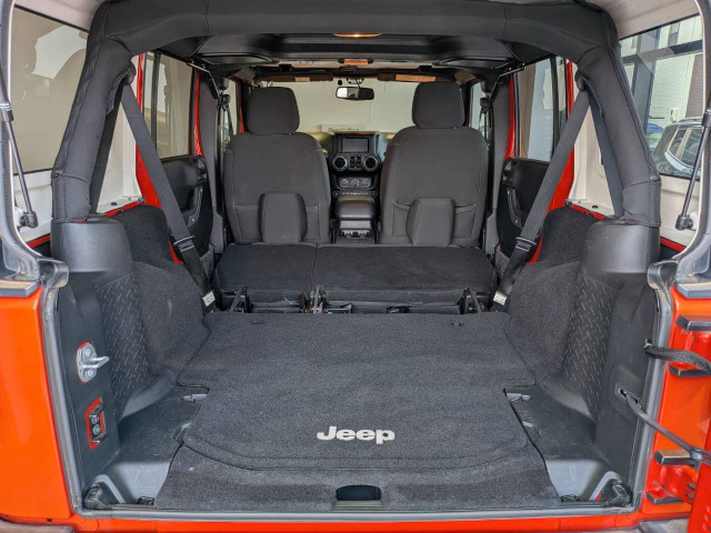 ジープ ラングラー アンリミテッド サンセット オレンジ 4WDの中古車