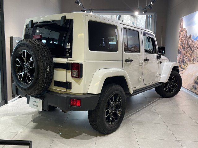 ジープ ラングラー アンリミテッド アルティチュード 4WDの中古車