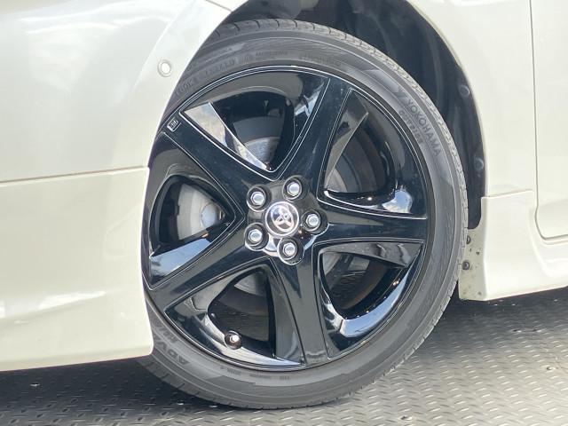 トヨタ プリウス 1.8 A ツーリングセレクションの中古車