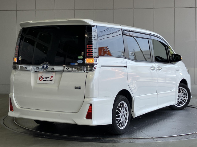 トヨタ ヴォクシーハイブリッド 1.8 ハイブリッド ZS 煌Ⅱの中古車