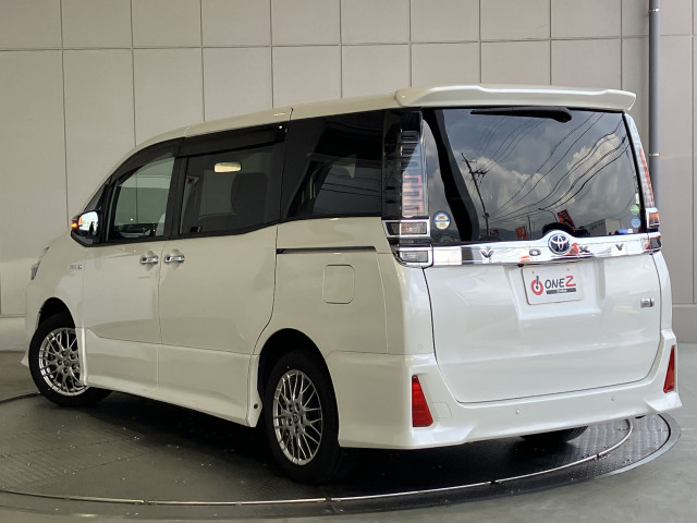 トヨタ ヴォクシーハイブリッド 1.8 ハイブリッド ZS 煌Ⅱの中古車