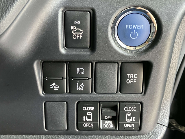 トヨタ エスクァイア 1.8 ハイブリッド Giの中古車