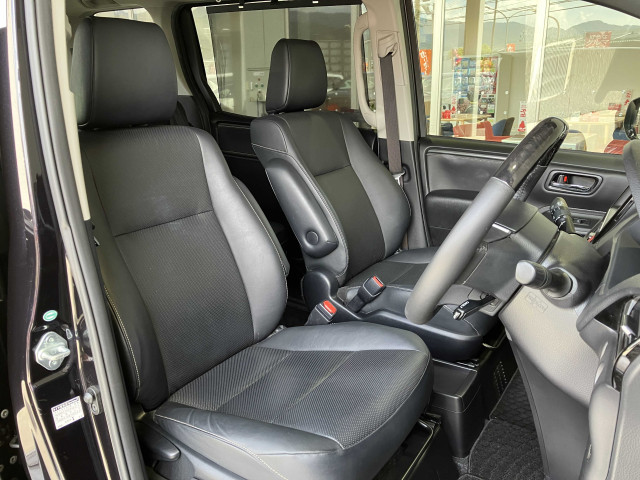 トヨタ エスクァイア 1.8 ハイブリッド Giの中古車