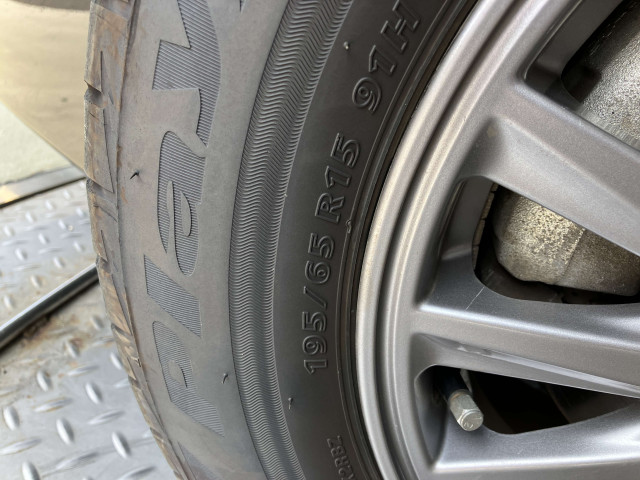 トヨタ エスクァイア 1.8 ハイブリッド Giの中古車
