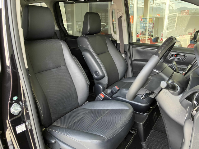 トヨタ エスクァイア 1.8 ハイブリッド Giの中古車