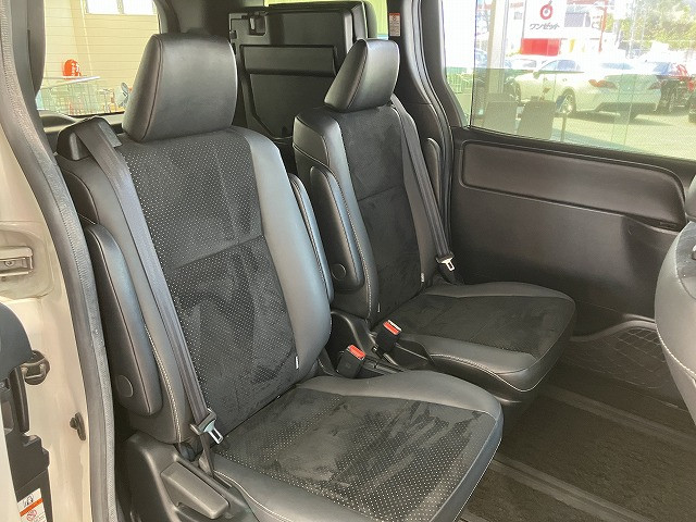 トヨタ ヴォクシー 1.8 ハイブリッド ZS 煌Ⅲの中古車