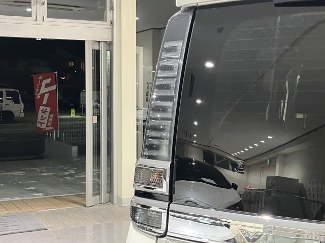 トヨタ ヴォクシー 1.8 ハイブリッド ZS 煌Ⅲの中古車