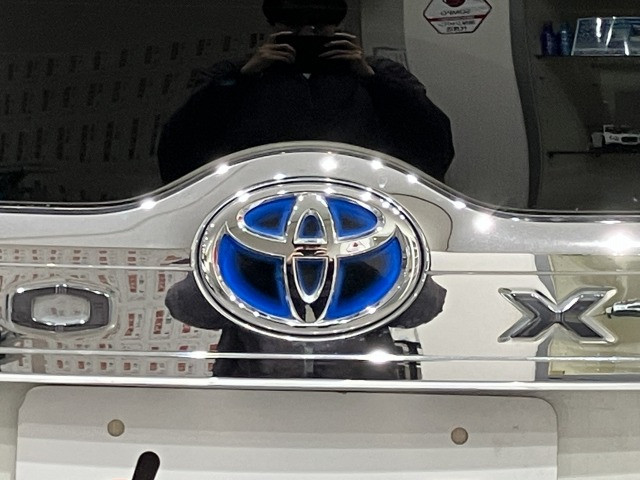 トヨタ ヴォクシー 1.8 ハイブリッド ZS 煌Ⅲの中古車
