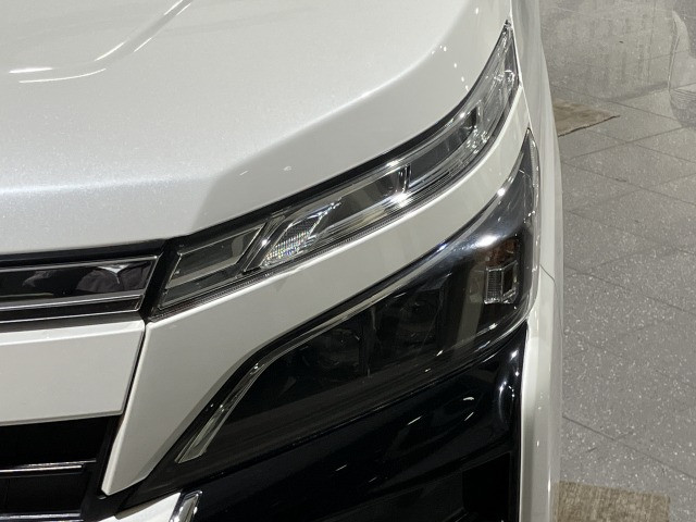 トヨタ ヴォクシー 1.8 ハイブリッド ZS 煌Ⅲの中古車