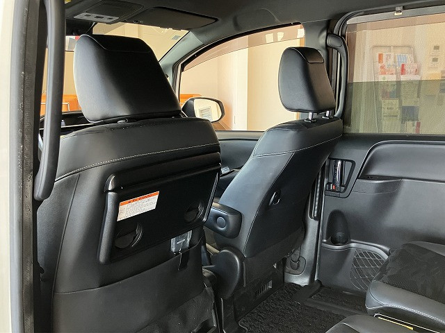 トヨタ ヴォクシー 1.8 ハイブリッド ZS 煌Ⅲの中古車