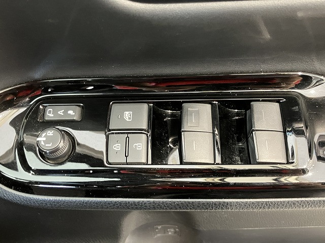 トヨタ ヴォクシー 1.8 ハイブリッド ZS 煌Ⅲの中古車