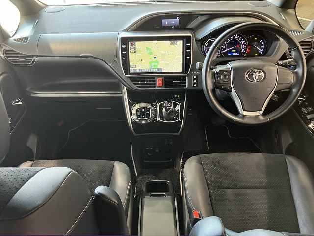 トヨタ ヴォクシー 1.8 ハイブリッド ZS 煌Ⅲの中古車