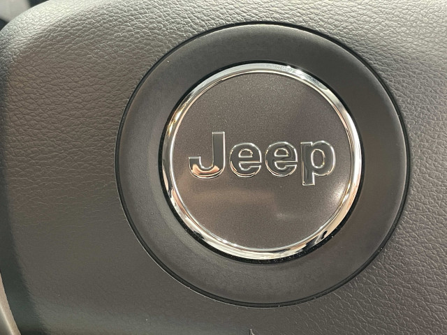 ジープ チェロキー リミテッド 4WDの中古車