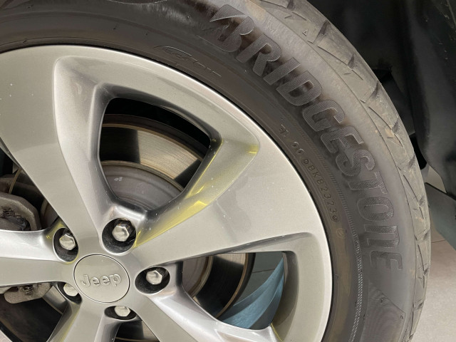 ジープ チェロキー リミテッド 4WDの中古車