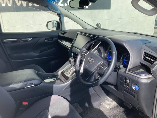 トヨタ アルファード ハイブリッド 2.5 S E-Four 4WDの中古車
