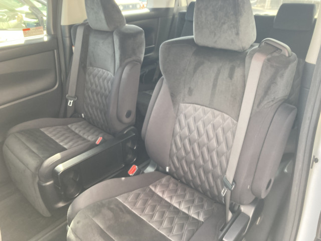 トヨタ アルファード ハイブリッド 2.5 S E-Four 4WDの中古車