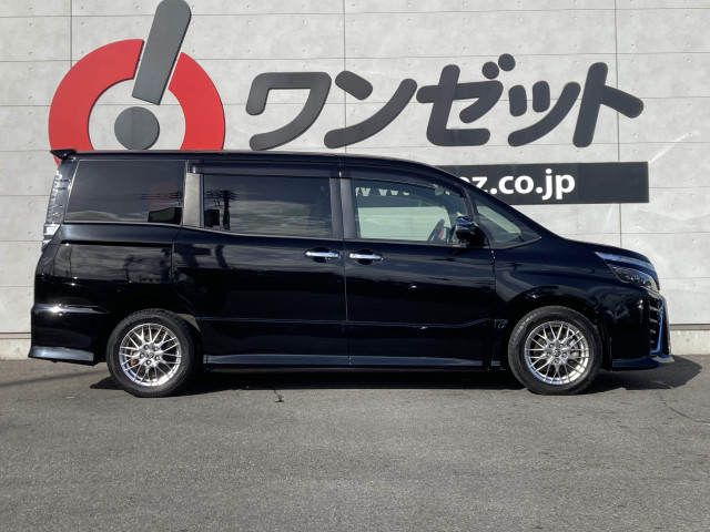 トヨタ ヴォクシー 1.8 ハイブリッド ZS 煌Ⅲの中古車