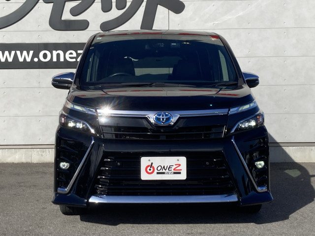 トヨタ ヴォクシー 1.8 ハイブリッド ZS 煌Ⅲの中古車