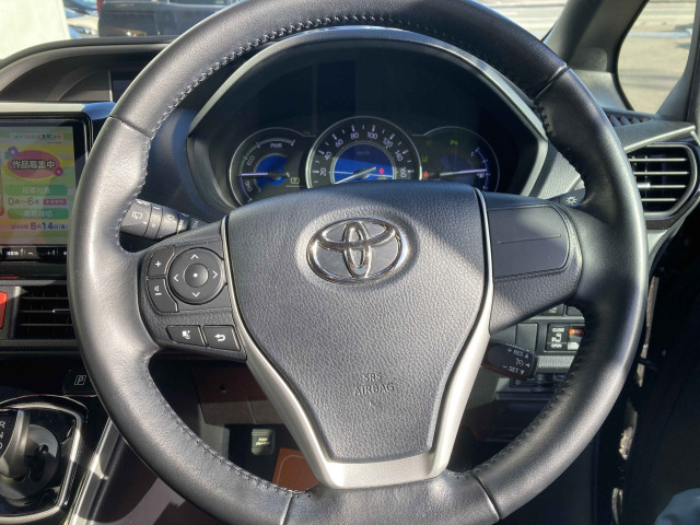 トヨタ ヴォクシー 1.8 ハイブリッド ZS 煌Ⅲの中古車