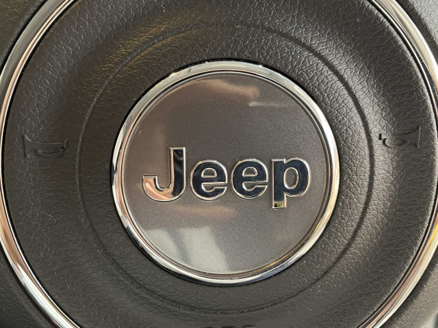 ジープ レネゲード リミテッドの中古車