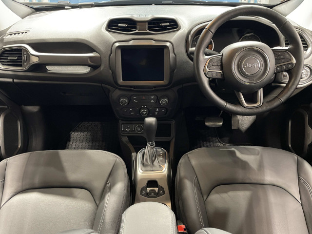 ジープ レネゲード リミテッドの中古車