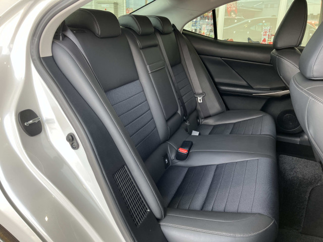 レクサス IS 300hの中古車