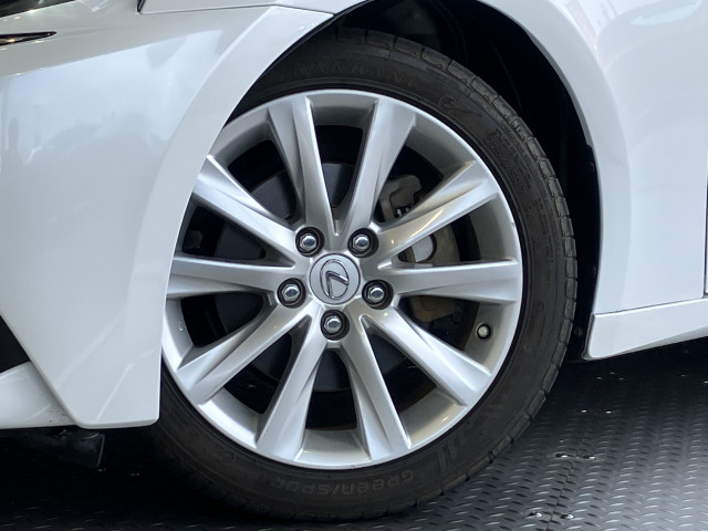 レクサス IS 300hの中古車