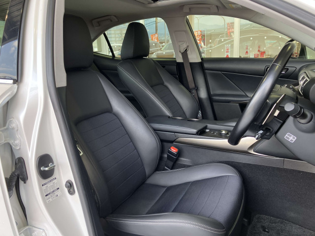 レクサス IS 300hの中古車