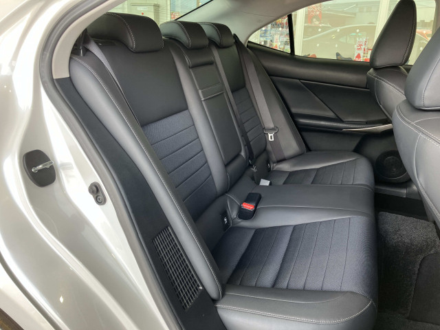 レクサス IS 300hの中古車