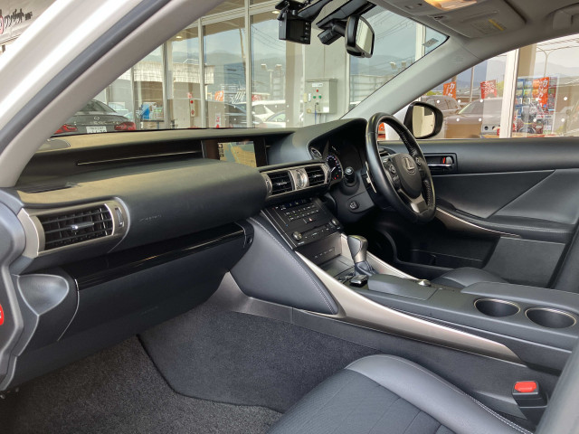 レクサス IS 300hの中古車