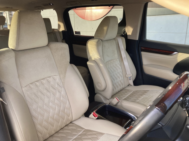 トヨタ アルファード 2.5 G 4WDの中古車