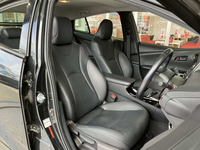 トヨタ プリウス 1.8 S ツーリングセレクションの中古車