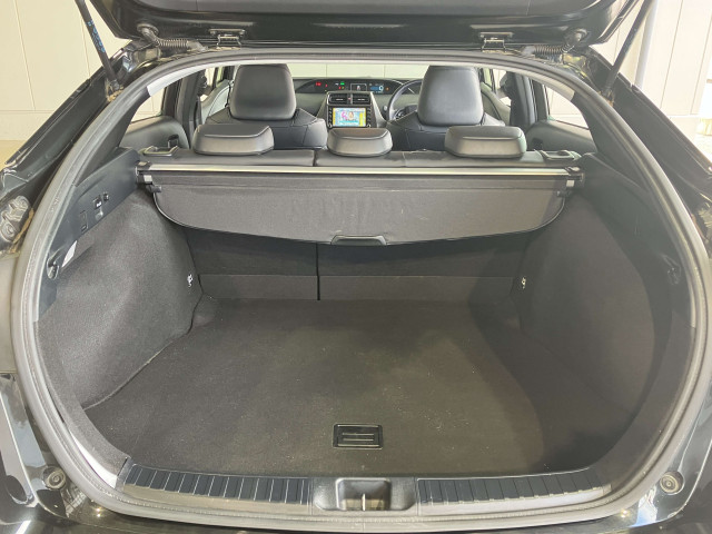 トヨタ プリウス 1.8 S ツーリングセレクションの中古車