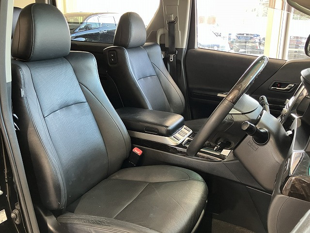 トヨタ アルファードハイブリッド 2.4 SR Cパッケージ 4WDの中古車