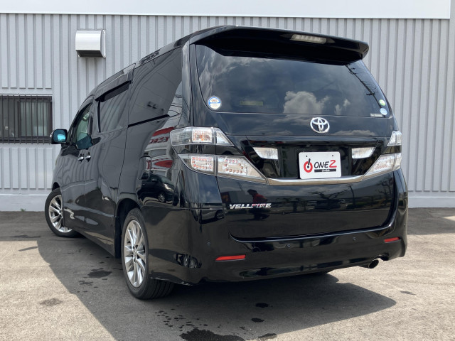 ご納車前には自社認証工場にてしっかり法定点検を行います！エンジンオイル・オイルエレメント・ワイパーゴム等の標準交換部品以外にも点検後交換が必要な消耗部品等も交換・整備致します