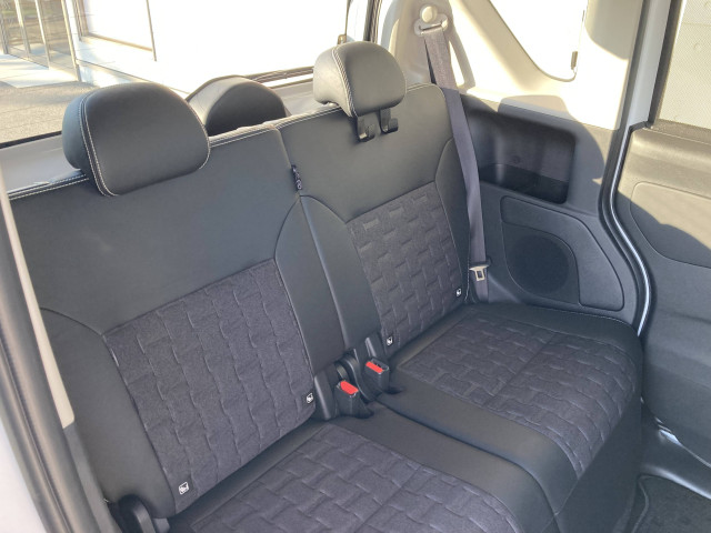 三菱 デリカミニ 660 T プレミアム リミテッド エディションの中古車