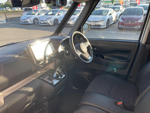 三菱 デリカミニ 660 T プレミアム リミテッド エディションの中古車