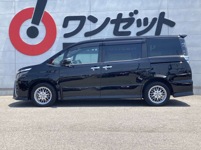 トヨタ ヴォクシー 1.8 ハイブリッド ZS 煌Ⅲの中古車