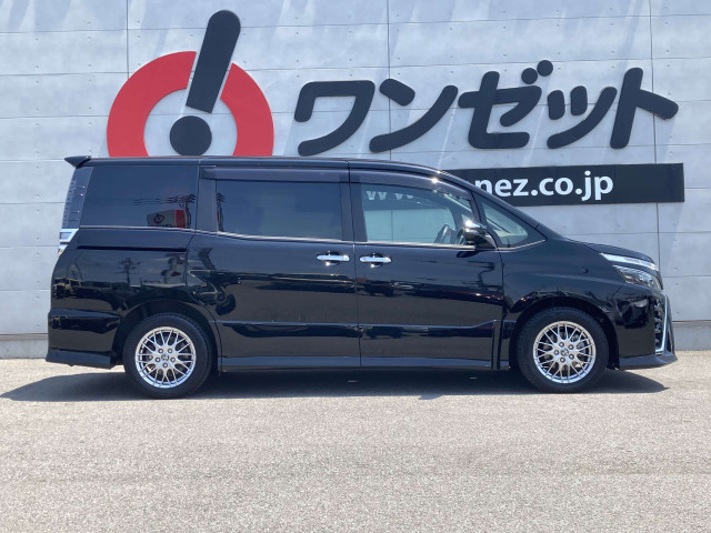 トヨタ ヴォクシー 1.8 ハイブリッド ZS 煌Ⅲの中古車